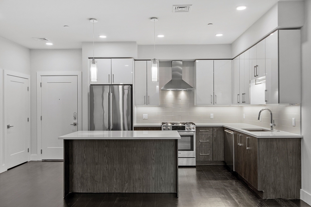124 Highland Ave 304