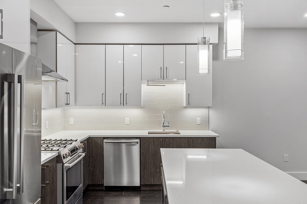 124 Highland Ave 304