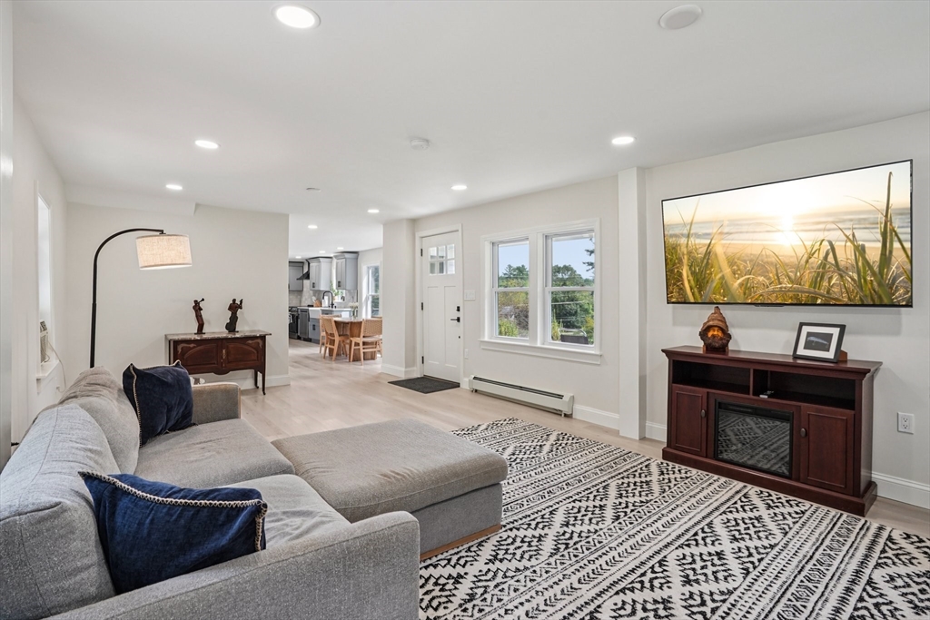 44 Richardson Corner Rd