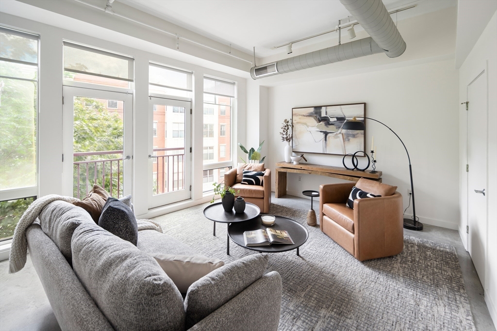 139 E Berkeley 402