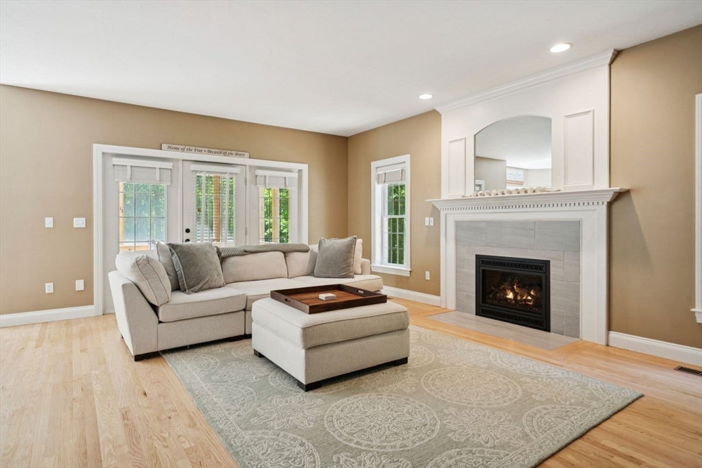14 Whittier Drive, Bedford, NH, 14 Whittier Drive, Bedford, NH Photo #15