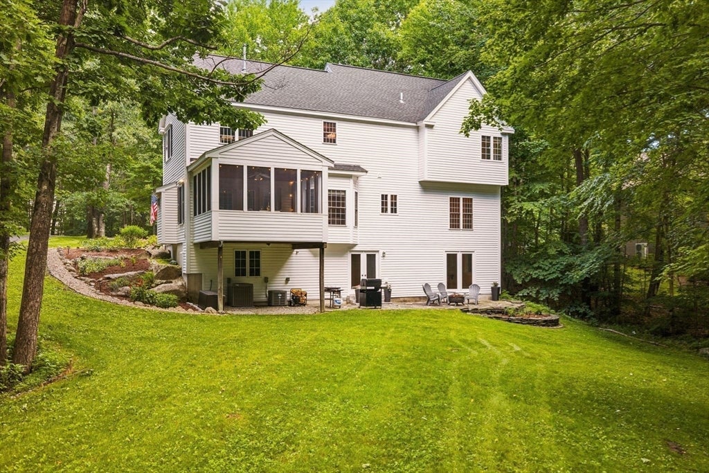 14 Whittier Drive, Bedford, NH, 14 Whittier Drive, Bedford, NH Photo #6