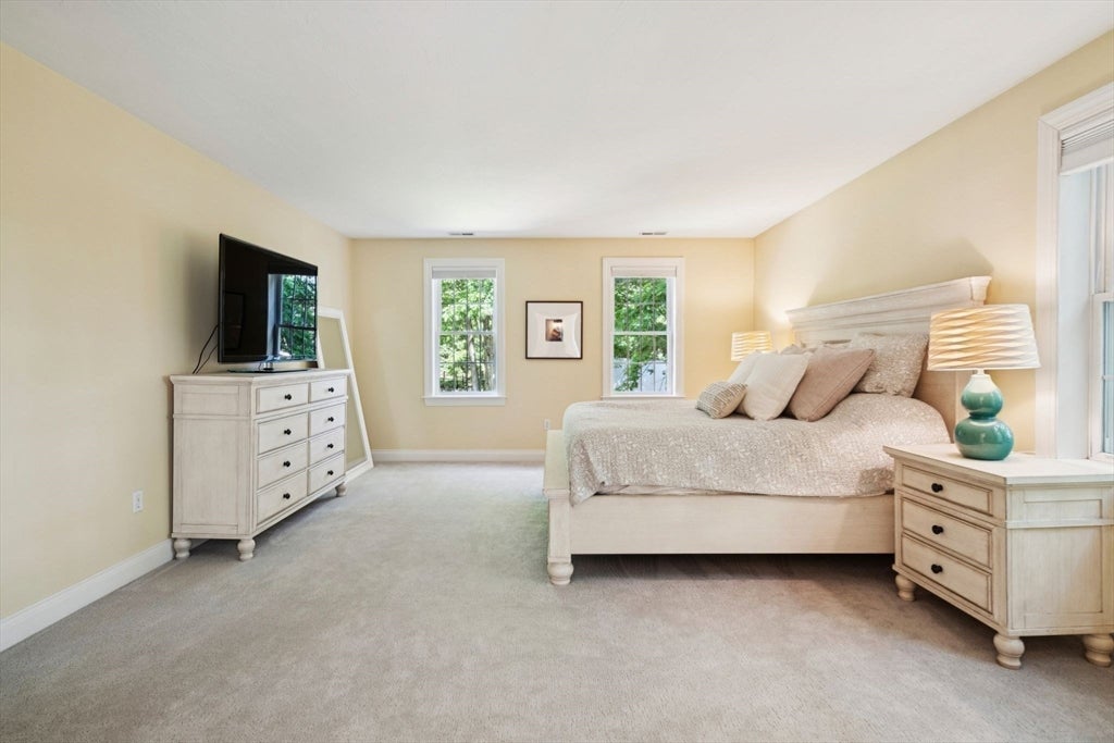 14 Whittier Drive, Bedford, NH, 14 Whittier Drive, Bedford, NH Photo #25