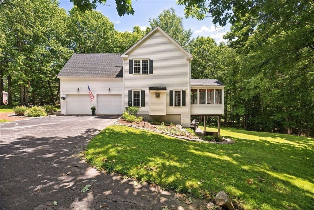 14 Whittier Drive, Bedford, NH, 14 Whittier Drive, Bedford, NH Photo #5