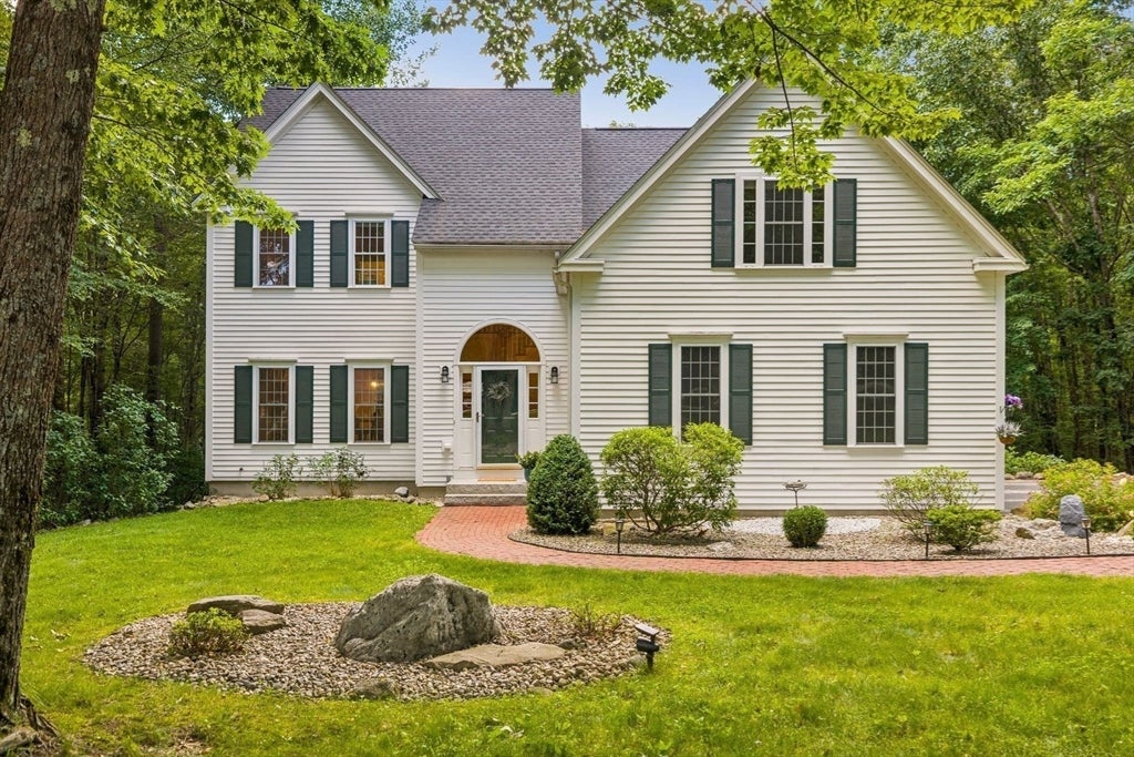 14 Whittier Drive, Bedford, NH, 14 Whittier Drive, Bedford, NH Photo #42