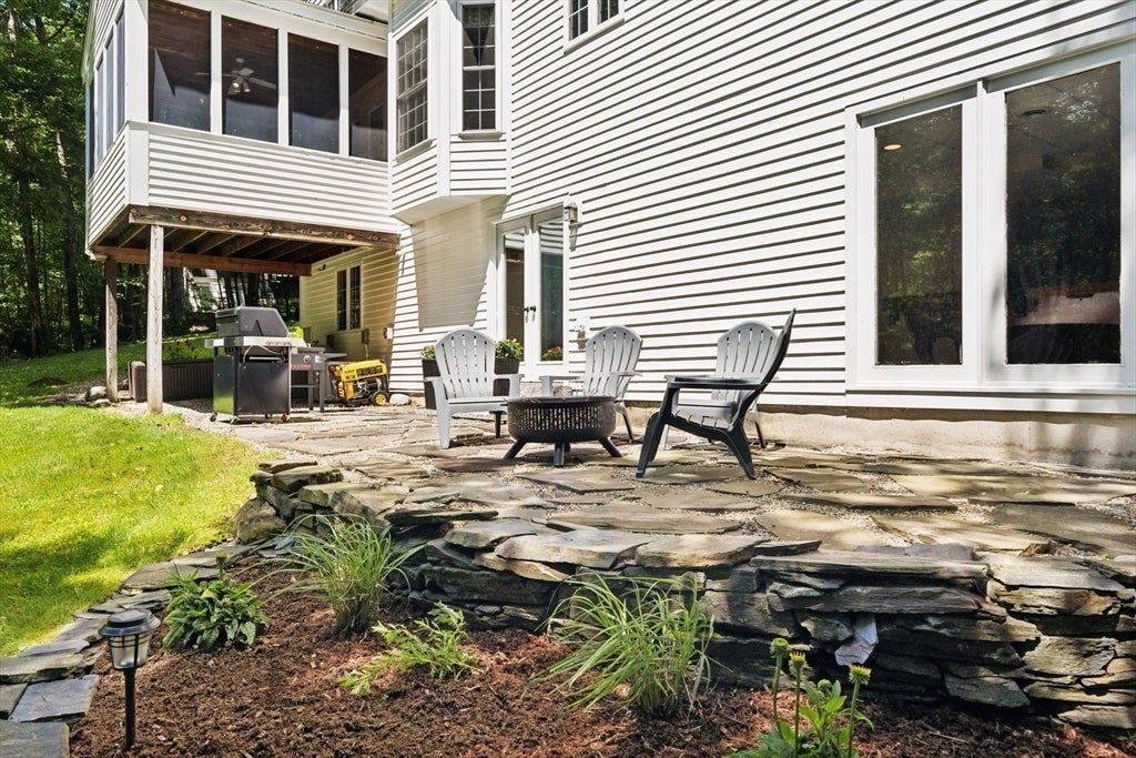 14 Whittier Drive, Bedford, NH, 14 Whittier Drive, Bedford, NH Photo #38