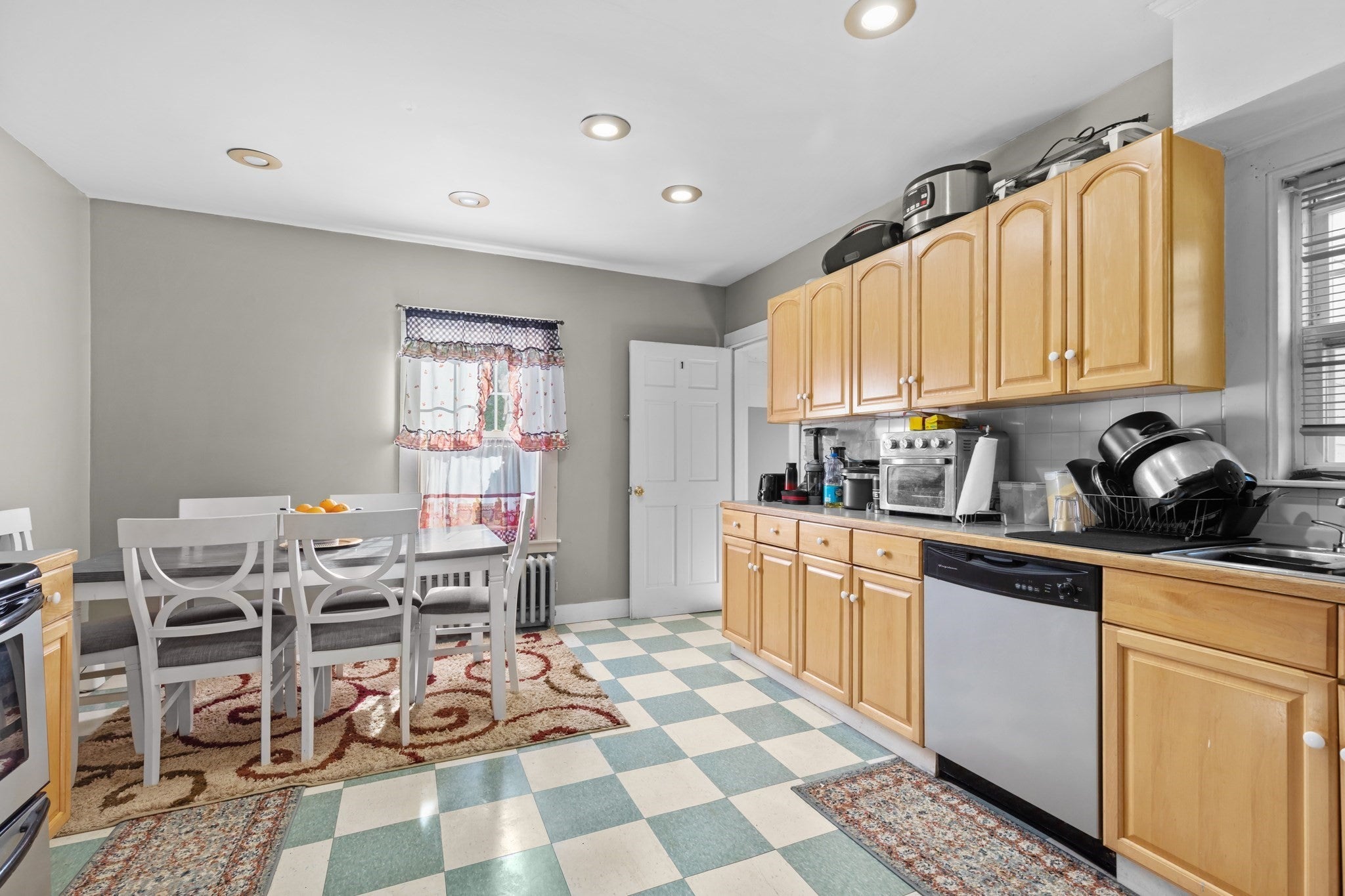33 Stafford St, Plymouth, MA Photo #5