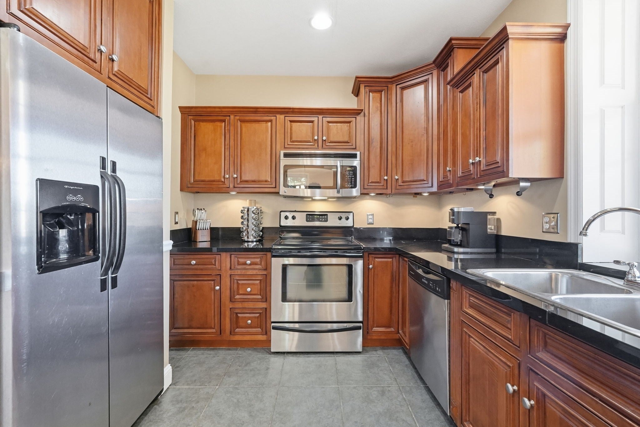 223 Chicopee St, Chicopee, MA, 223 Chicopee St, Chicopee, MA Photo #4