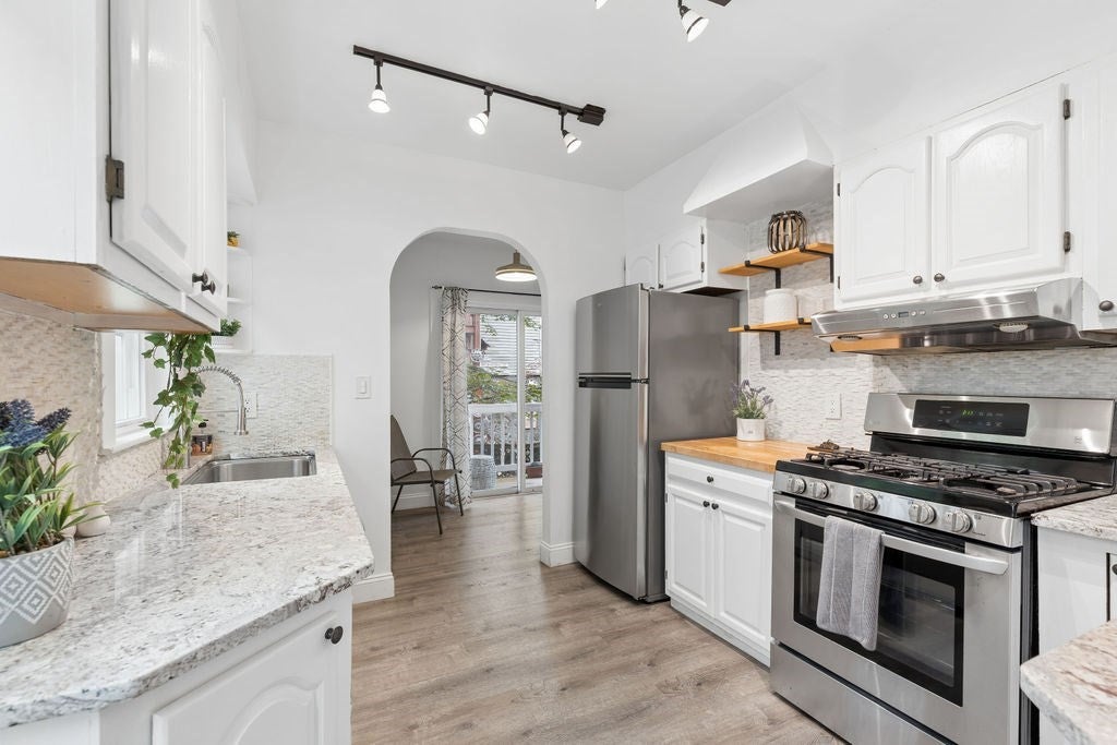 215 Crafts Rd #2, Brookline, MA Photo #6