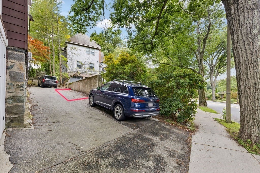 215 Crafts Rd #2, Brookline, MA Photo #17