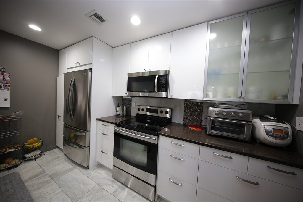 173 Oak St #104, Newton, MA Photo #5