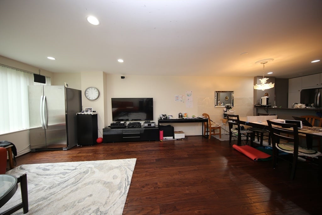 173 Oak St #104, Newton, MA Photo #2