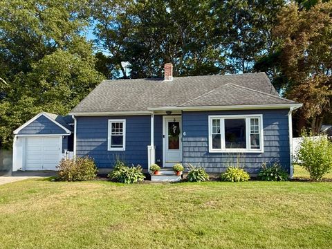 6 Lakeside Drive Dudley MA 01571