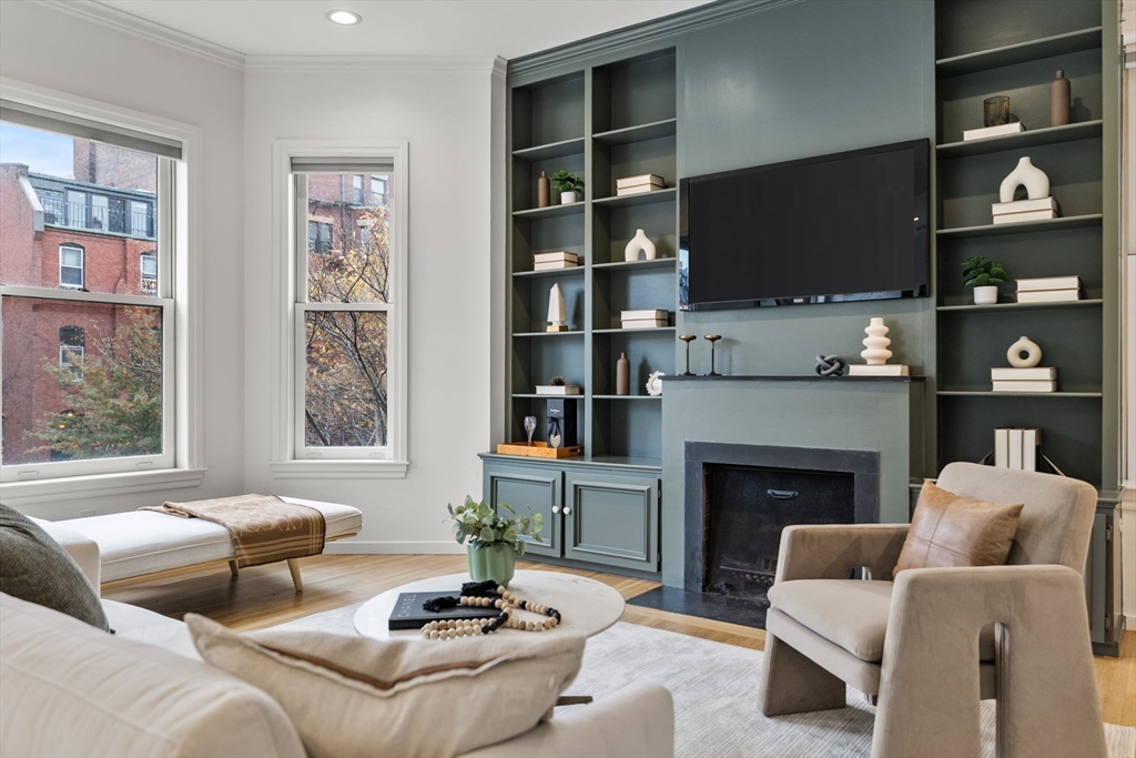 363 Marlborough St 5