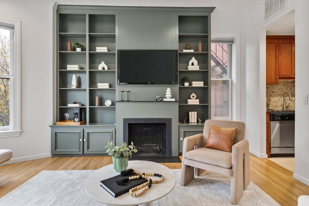 363 Marlborough St 5