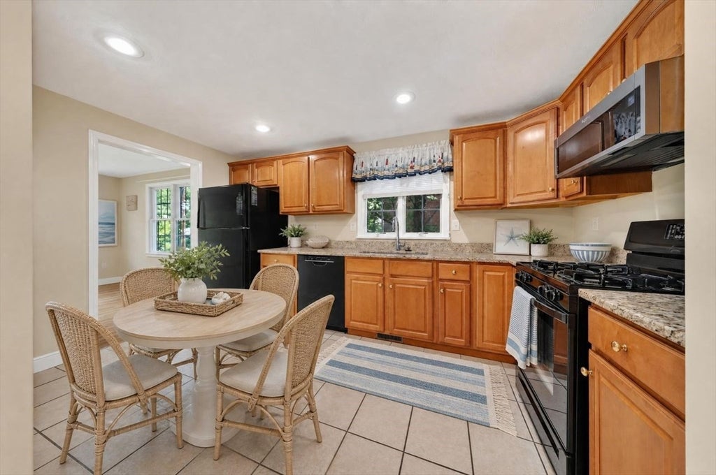 168 North St #4, Weymouth, MA, 168 North St #4, Weymouth, MA Photo #5