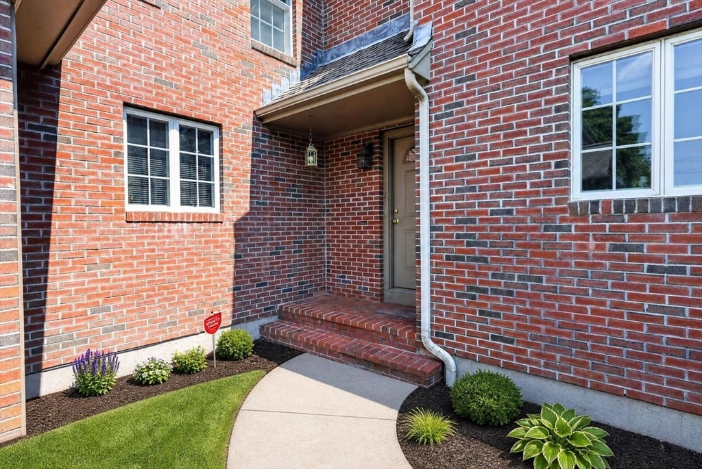 168 North St #4, Weymouth, MA, 168 North St #4, Weymouth, MA Photo #2