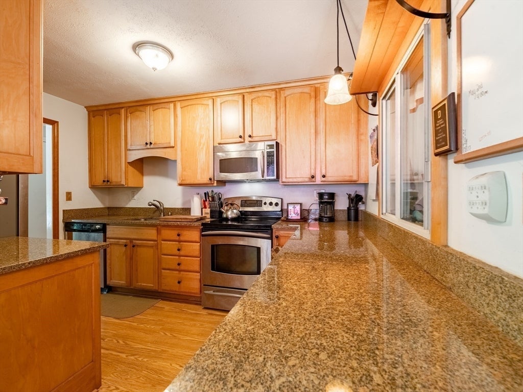 430 Lake Shore Dr, Duxbury, MA Photo #22