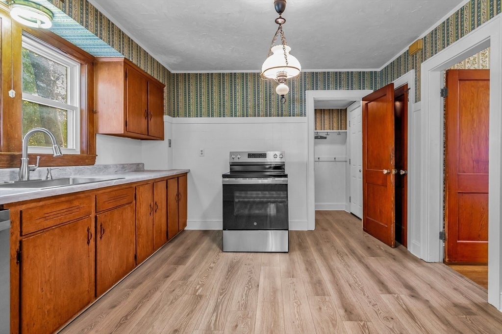 17 Windsor Street, Methuen, MA, 17 Windsor Street, Methuen, MA Photo #19