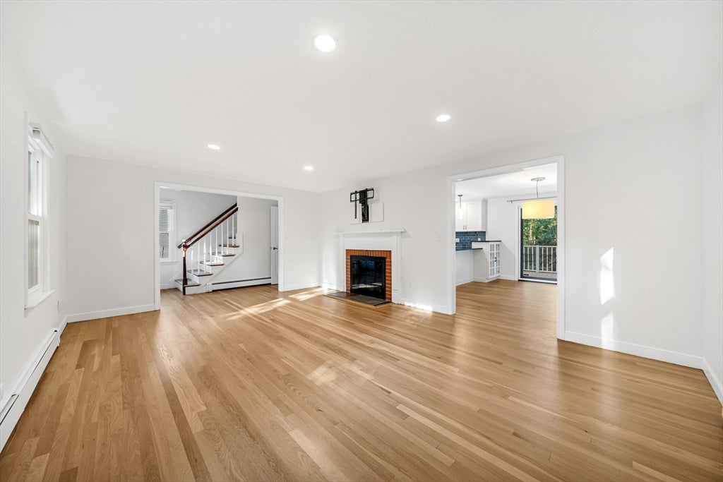 81 Seaver St, Wellesley, MA Photo #8
