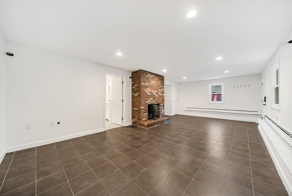 81 Seaver St, Wellesley, MA Photo #25