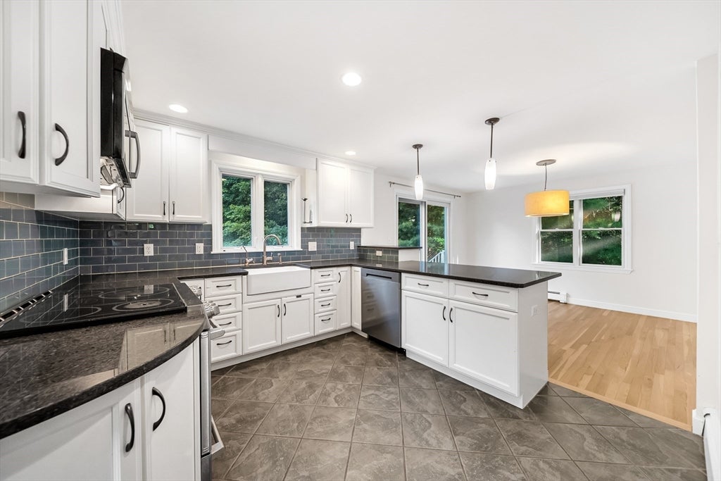 81 Seaver St, Wellesley, MA Photo #14