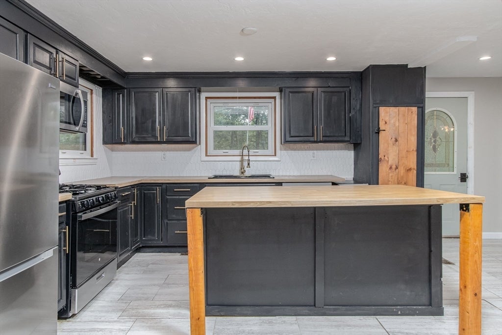 835 Erickson Road, Ashby, MA, 835 Erickson Road, Ashby, MA Photo #2