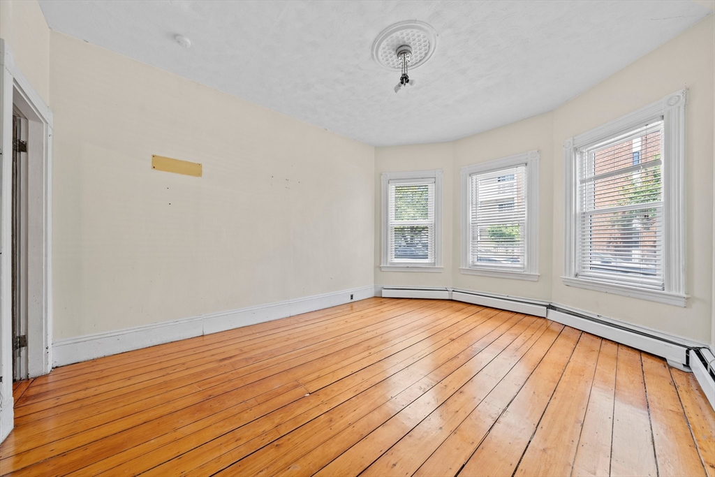 633 East Sixth Street