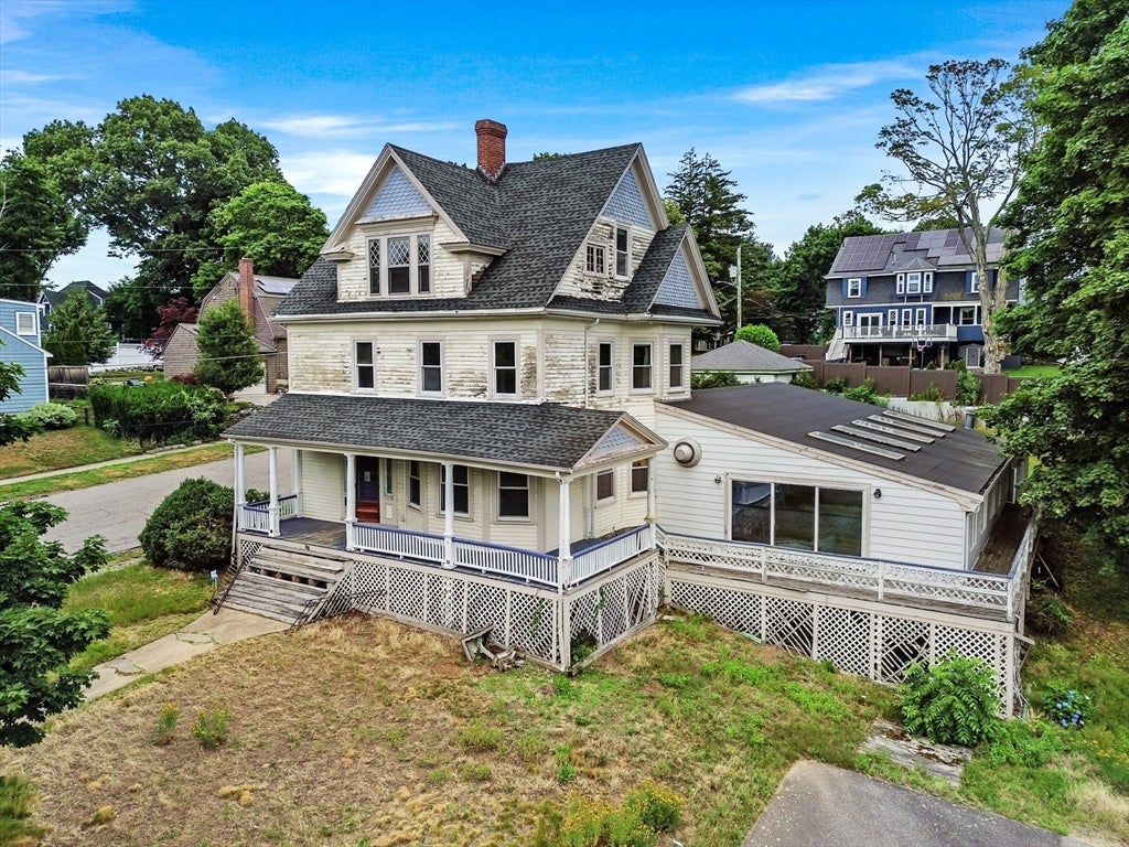 33 High St