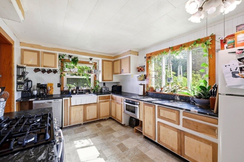 64 Mero St, Ludlow, MA, 64 Mero St, Ludlow, MA Photo #13