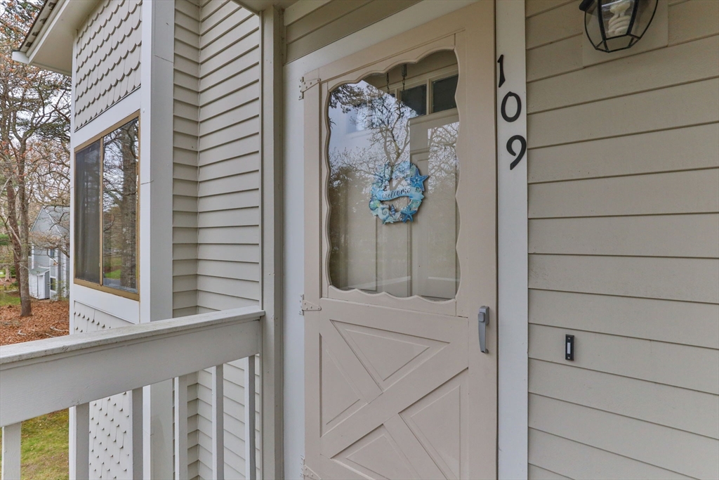 109 Eaton Ln 109