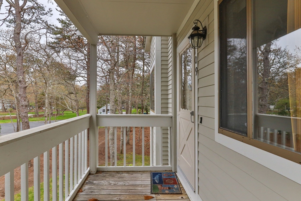 109 Eaton Ln 109