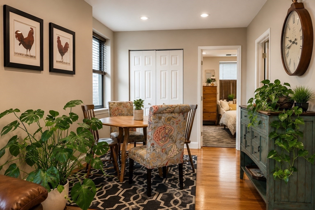 96 Gainsborough St 404W