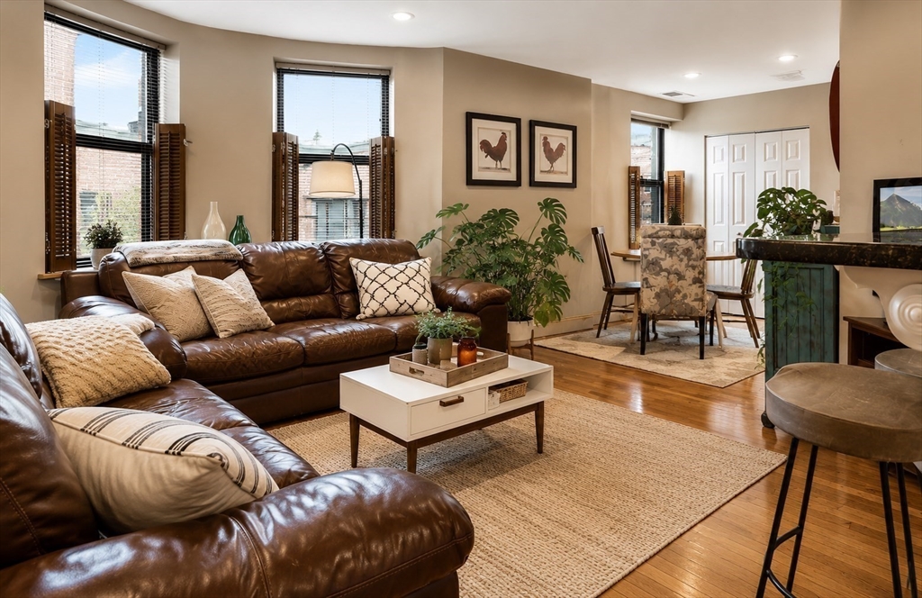 96 Gainsborough St 404W