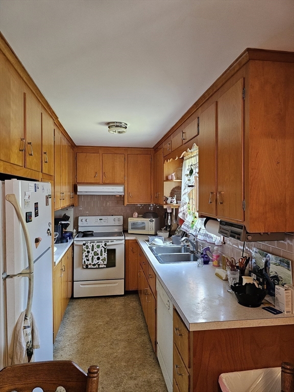 545 Robeson Street