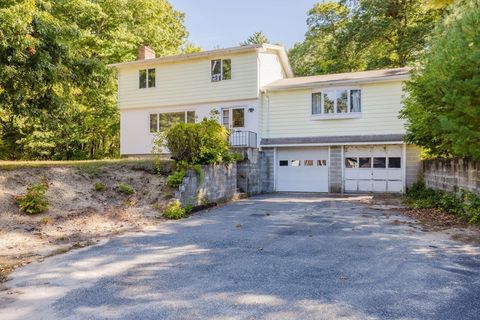 47 Weaver St Wareham MA 02576
