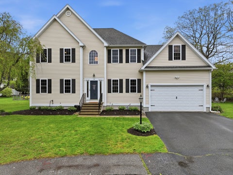 Photo of 30 Wright Dr, Marlborough, MA 01752 (MLS # 73526391)