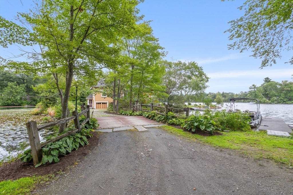 96 Lake Shore Dr