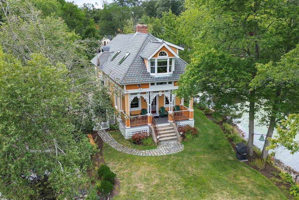 96 Lake Shore Dr