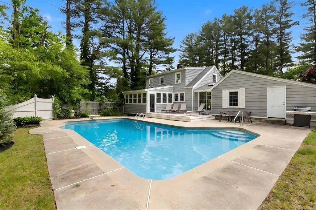 10 Forrest Rd