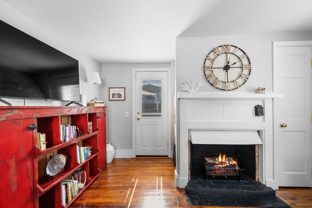 15 Columbia St