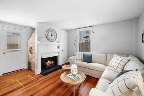 15 Columbia St Gloucester MA 01930