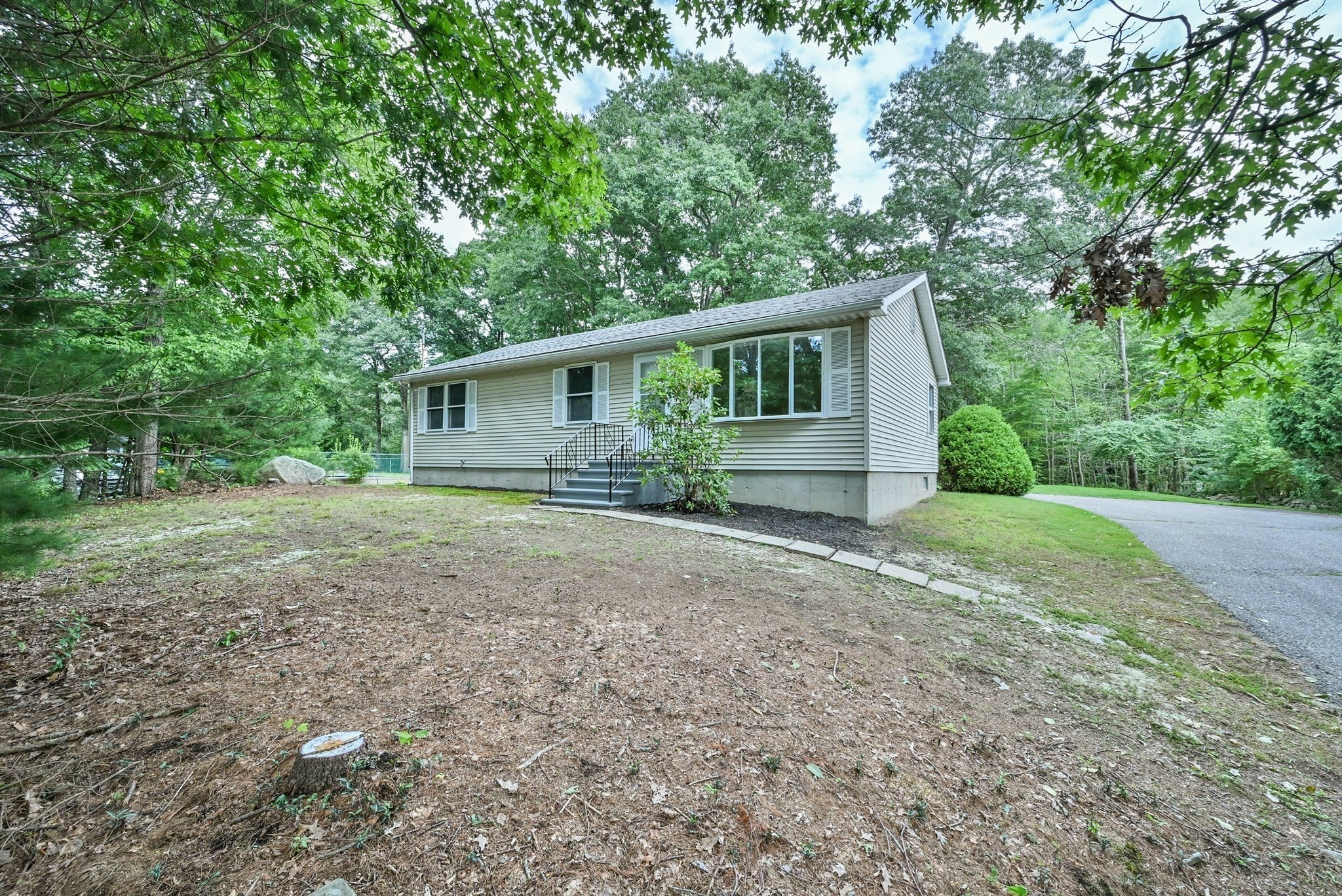 Photo of 124 Sutton Road, Webster, MA