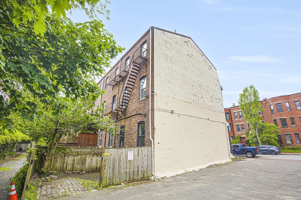 31 Worthington St.