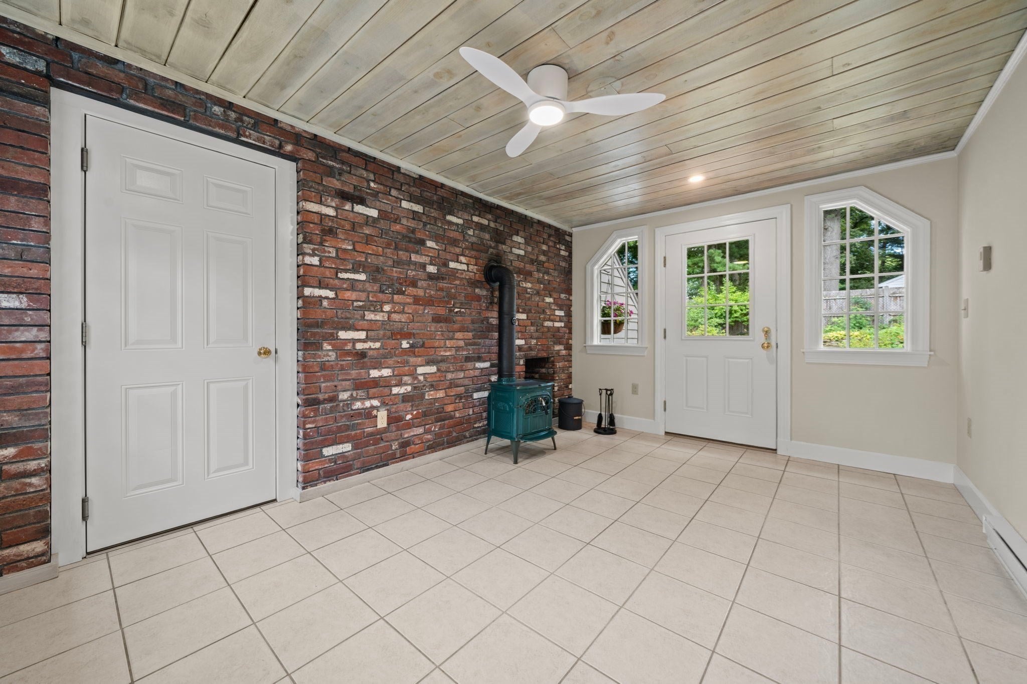 9 Hillside Dr, Nashua, NH Photo #14