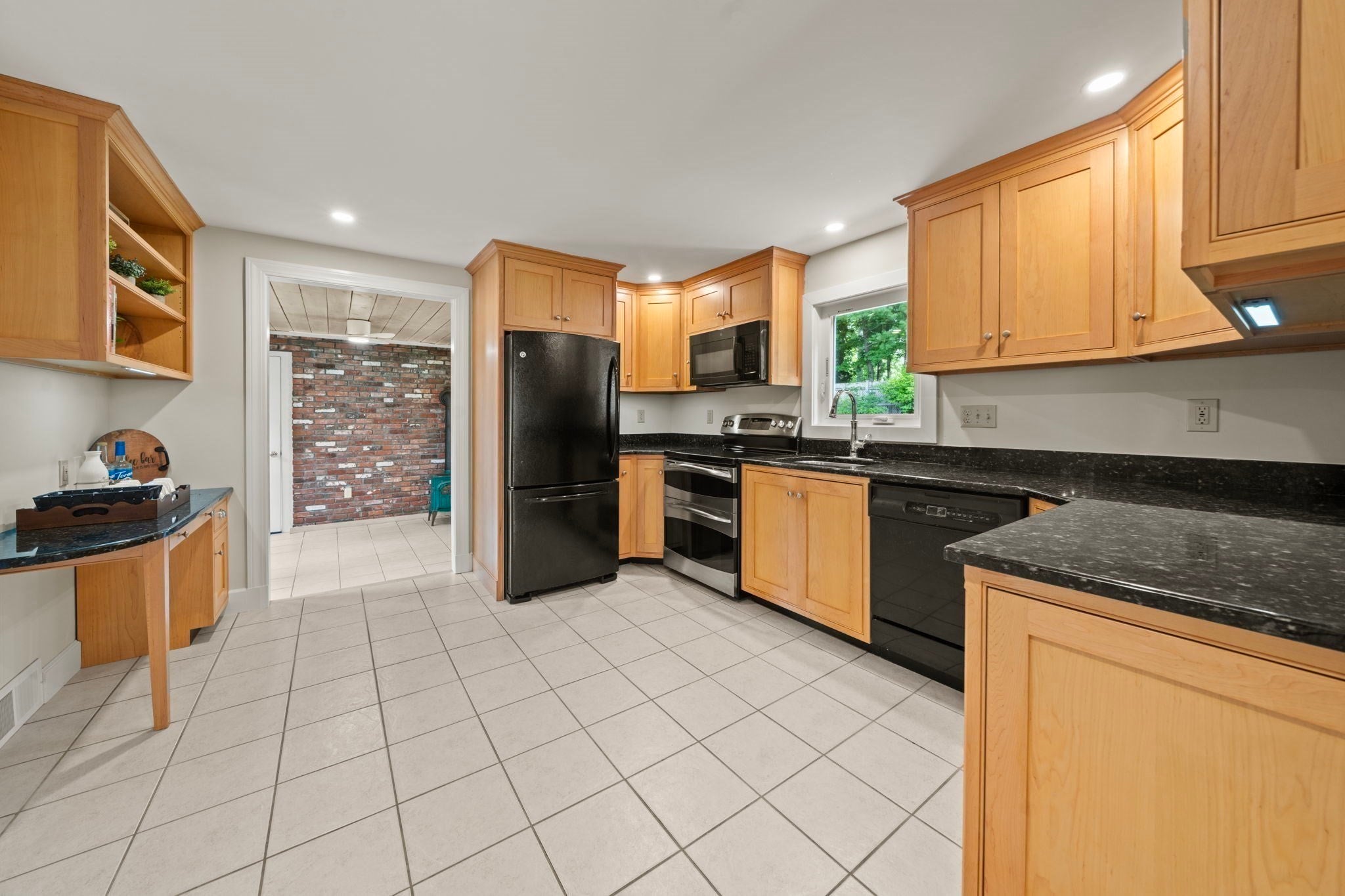 9 Hillside Dr, Nashua, NH Photo #10