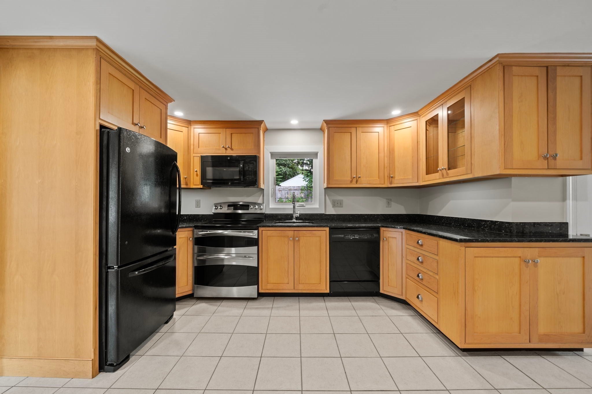 9 Hillside Dr, Nashua, NH Photo #8