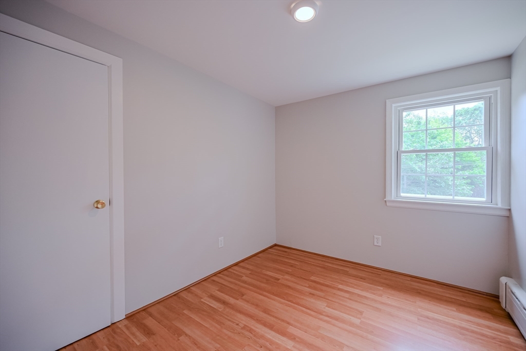 Wareham, Massachusetts 02571, United States, 4 Bedrooms Bedrooms, ,3 BathroomsBathrooms,Residential,Contingent,153904