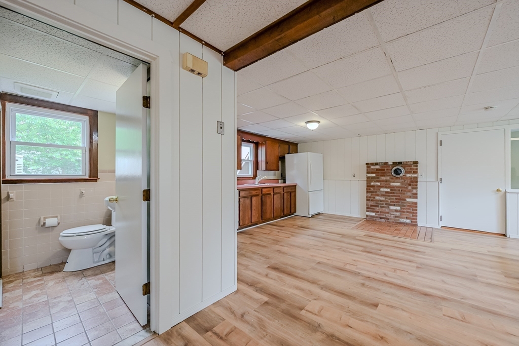 Wareham, Massachusetts 02571, United States, 4 Bedrooms Bedrooms, ,3 BathroomsBathrooms,Residential,Contingent,153904