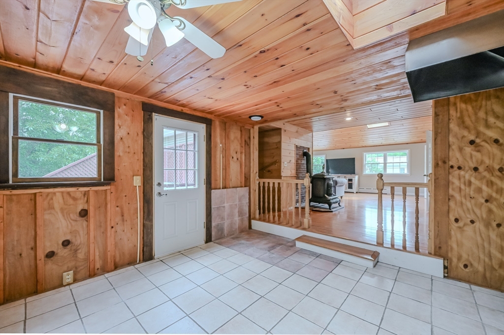 Wareham, Massachusetts 02571, United States, 4 Bedrooms Bedrooms, ,3 BathroomsBathrooms,Residential,Contingent,153904